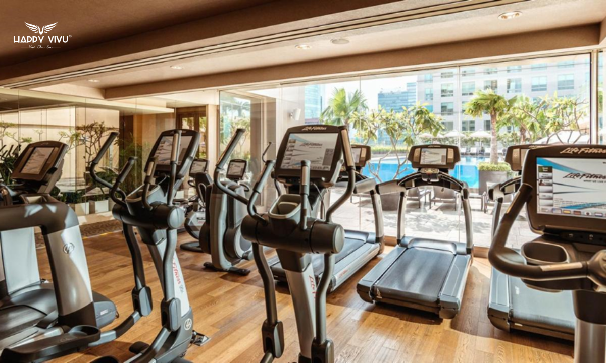 Intercontinental Sài Gòn cũng bố trí phòng tập gym rộng rãi với rất nhiều trang thiết bị và máy móc