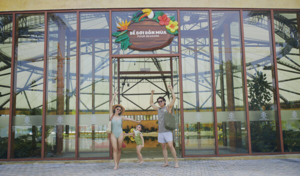 Công viên nước VinWonders Hà Nội Water Park